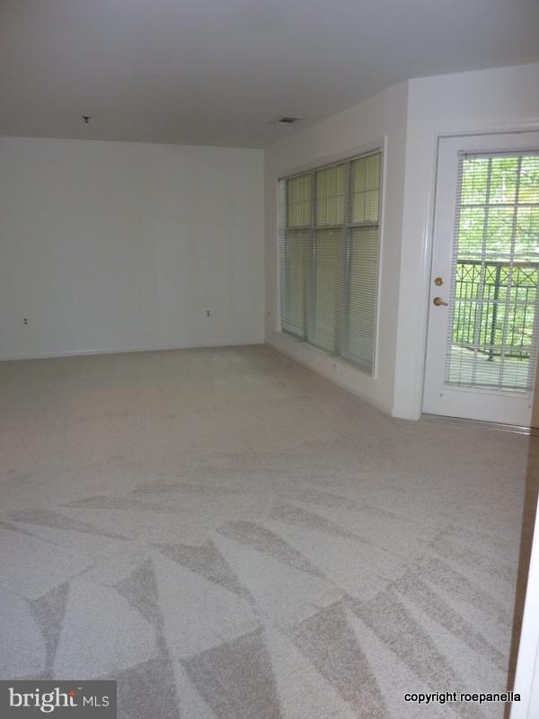 5575 Seminary Road, Unit 207 Falls Church, VA 22041 - Photo 11 of 24 Living Room