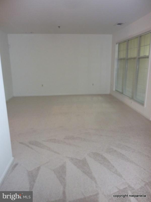 5575 Seminary Road, Unit 207 Falls Church, VA 22041 - Photo 9 of 24 Living Room