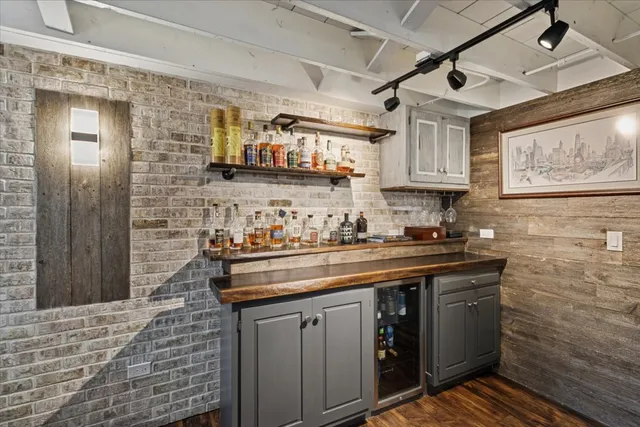 $515,000 | 223 West Glade Road, Palatine, IL 60067