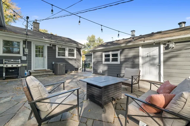 $515,000 | 223 West Glade Road, Palatine, IL 60067