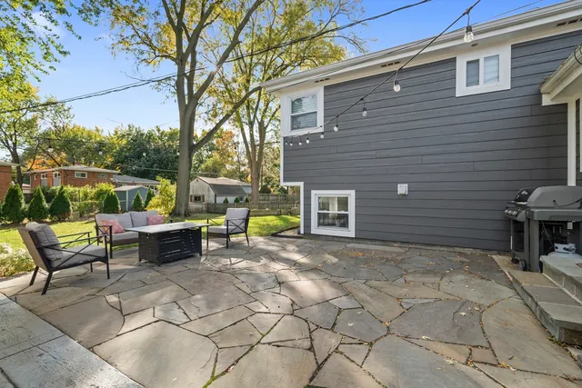 $515,000 | 223 West Glade Road, Palatine, IL 60067