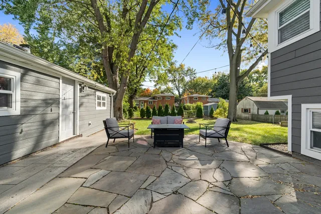 $515,000 | 223 West Glade Road, Palatine, IL 60067