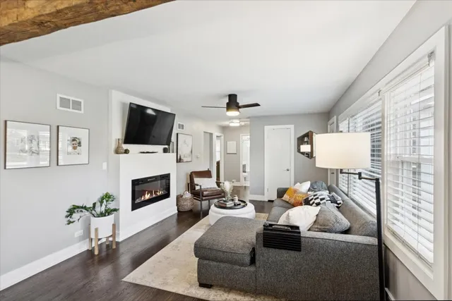 $515,000 | 223 West Glade Road, Palatine, IL 60067