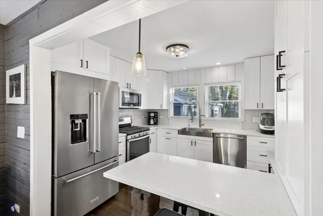 $515,000 | 223 West Glade Road, Palatine, IL 60067