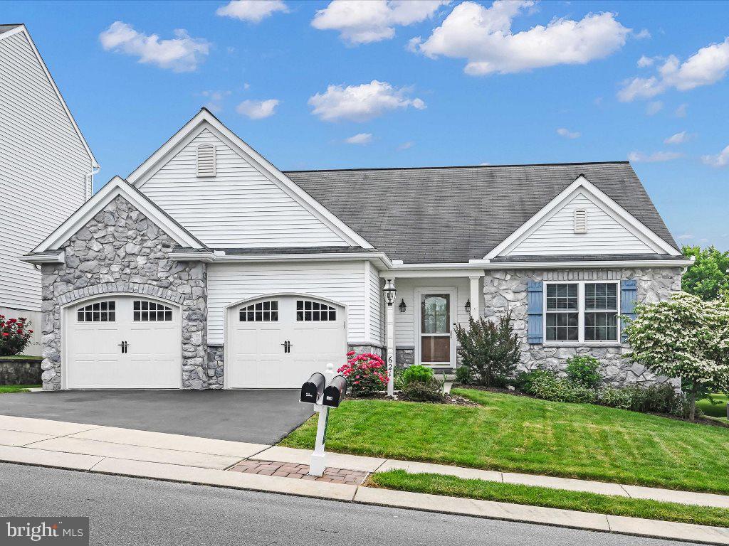 621 Hamaker Road Manheim, PA 17545 - Photo 1 of 30