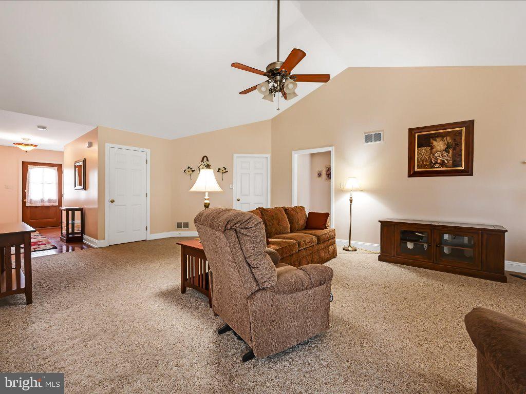 621 Hamaker Road Manheim, PA 17545 - Photo 7 of 30