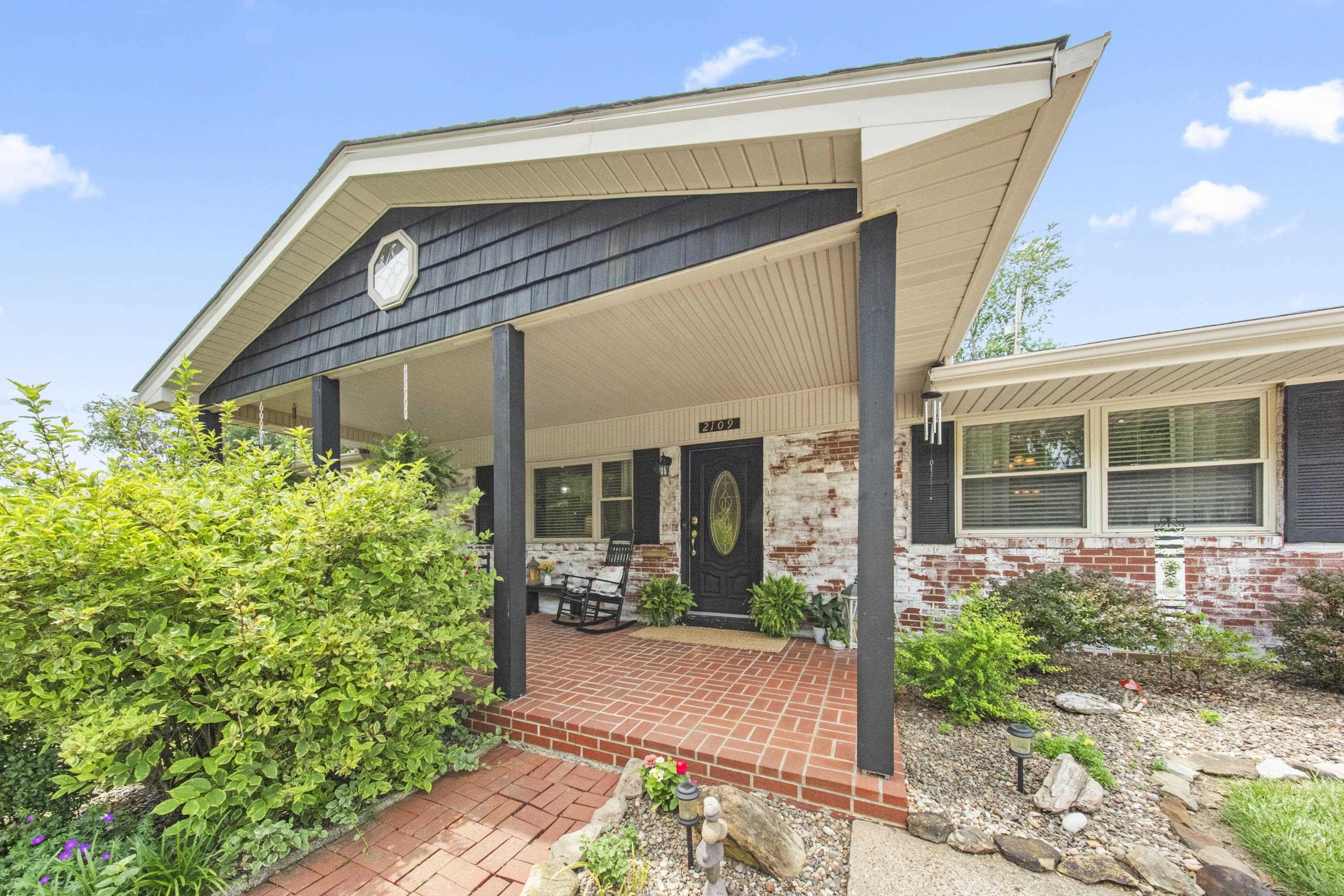 2109 Sharon Road Ashland, KY 41101 - Photo 4 of 45