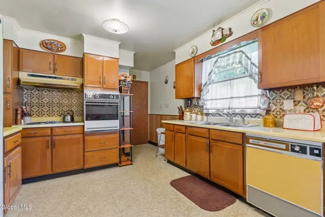 $244,500 | 1221 Houlton Avenue, Rotterdam, NY 12303