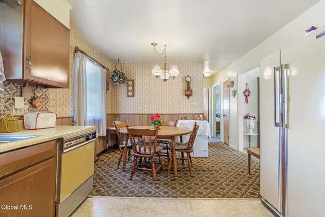 $244,500 | 1221 Houlton Avenue, Rotterdam, NY 12303