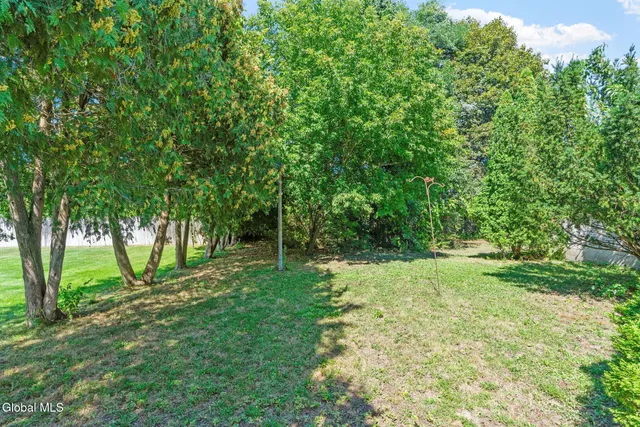 $244,500 | 1221 Houlton Avenue, Rotterdam, NY 12303