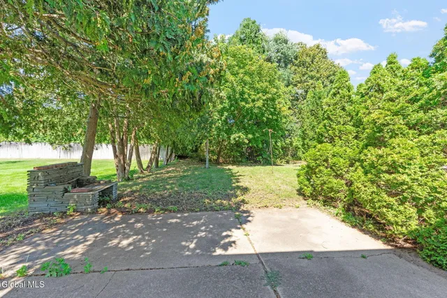 $244,500 | 1221 Houlton Avenue, Rotterdam, NY 12303