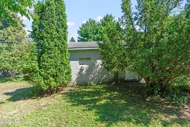 $244,500 | 1221 Houlton Avenue, Rotterdam, NY 12303