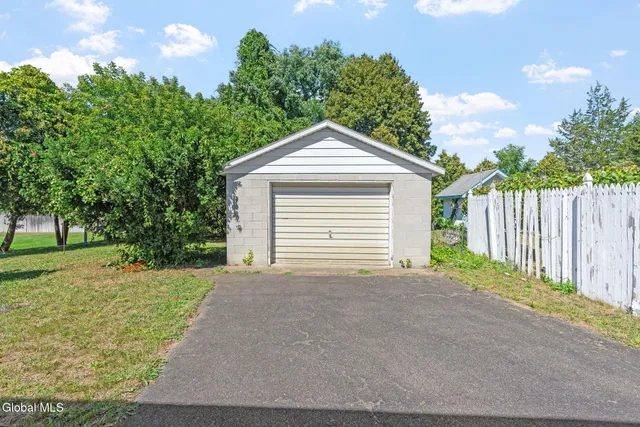 $244,500 | 1221 Houlton Avenue, Rotterdam, NY 12303