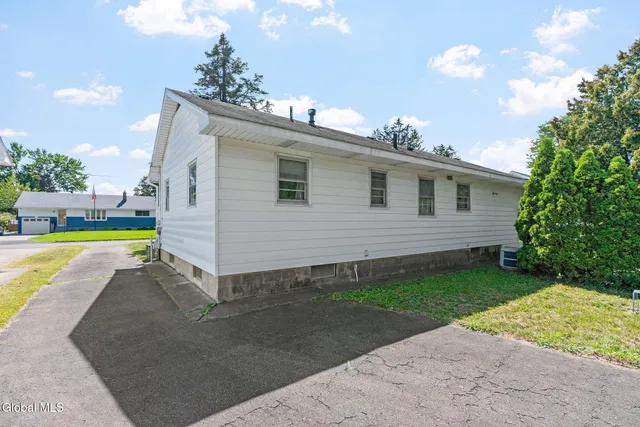 $244,500 | 1221 Houlton Avenue, Rotterdam, NY 12303