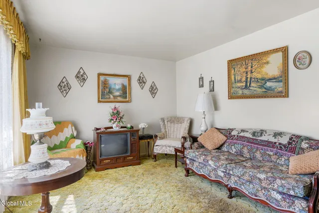 $244,500 | 1221 Houlton Avenue, Rotterdam, NY 12303