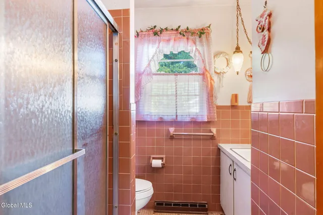 $244,500 | 1221 Houlton Avenue, Rotterdam, NY 12303