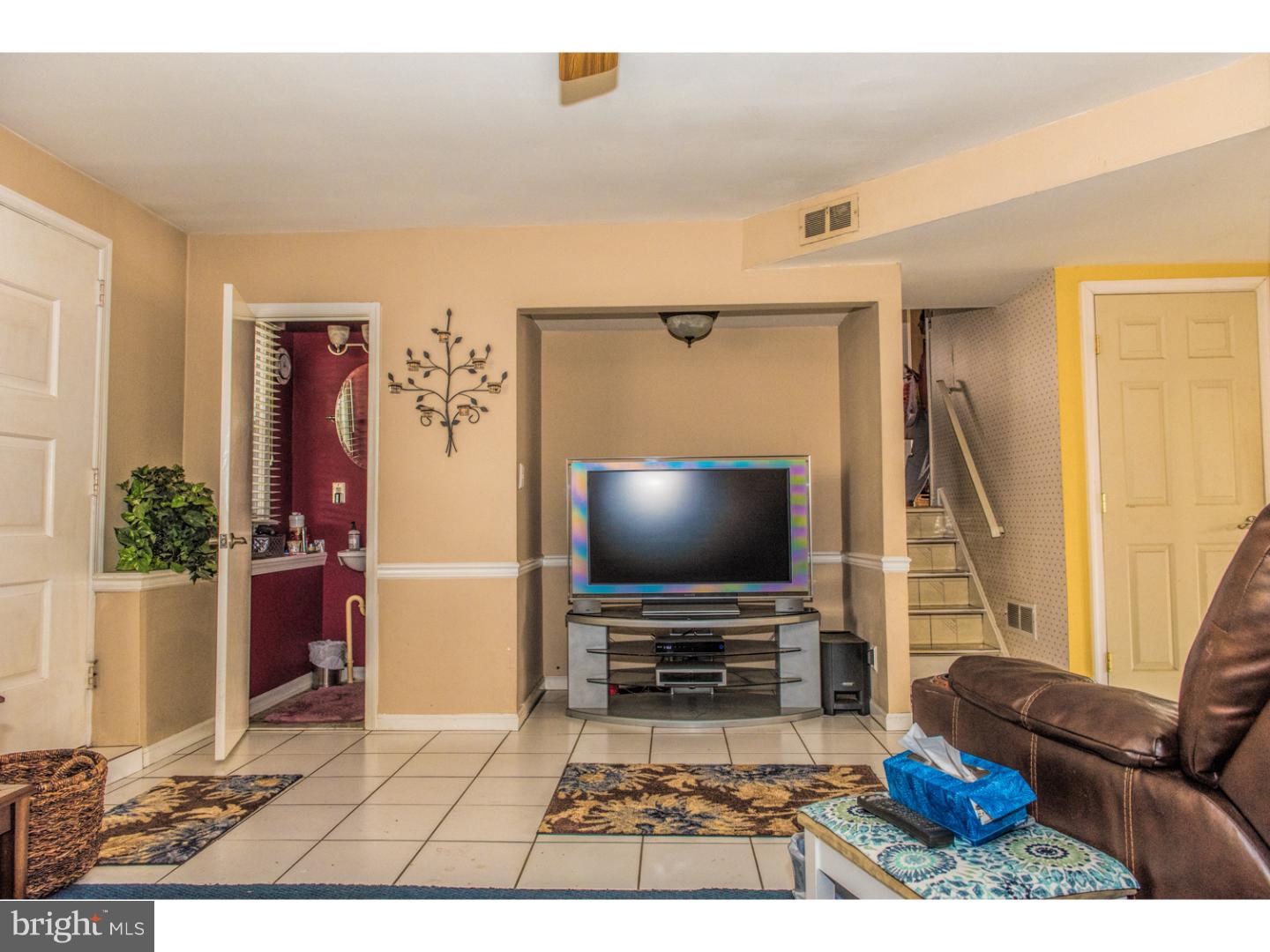 592 Kismet Road Philadelphia, PA 19115 - Photo 5 of 25