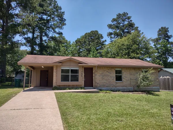 $1,350 | 102 Libby Circle, Willis, TX 77378