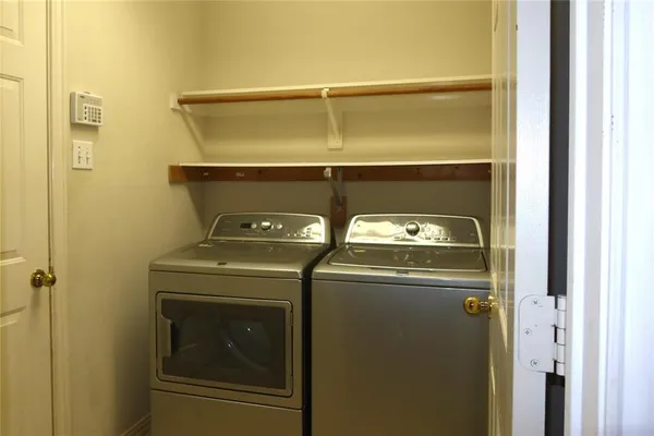 $2,600 | 2816 Kings Gate Drive, Carrollton, TX 75006