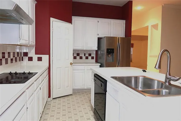 $2,600 | 2816 Kings Gate Drive, Carrollton, TX 75006