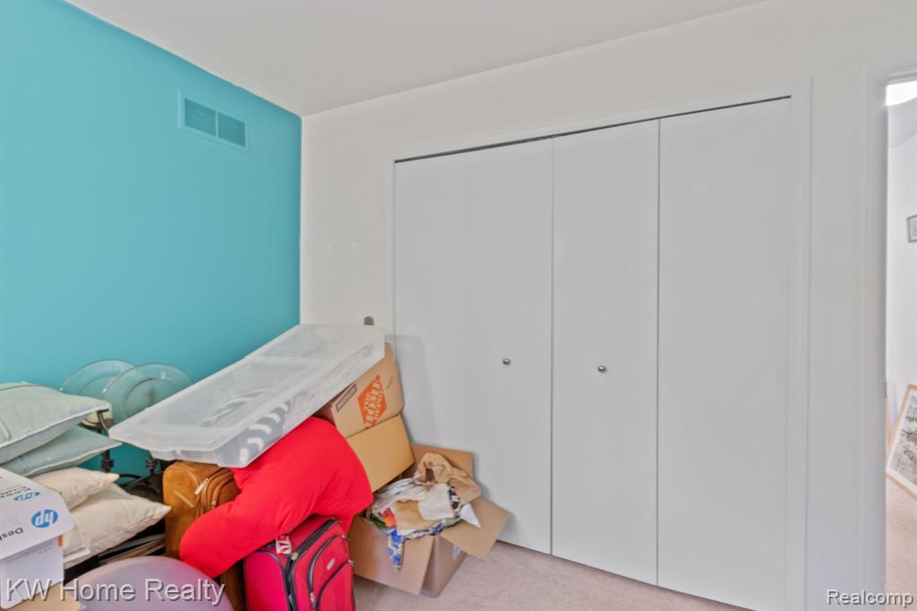 29632 Middlebelt Road, Unit 1703 Farmington Hills, MI 48334 - Photo 19 of 30