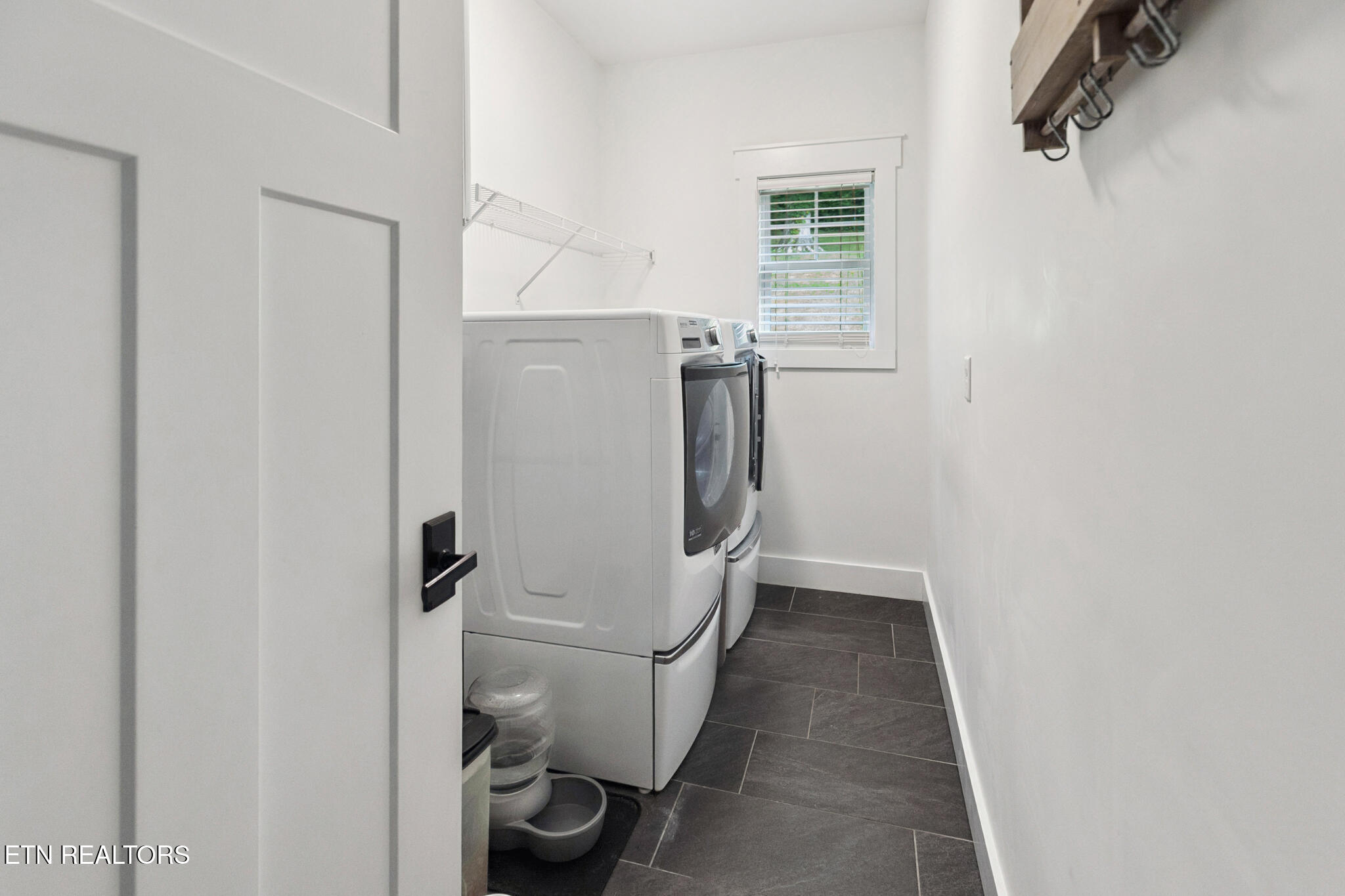 5818 Carter Road Knoxville, TN 37918 - Photo 19 of 27 LaundryRoom