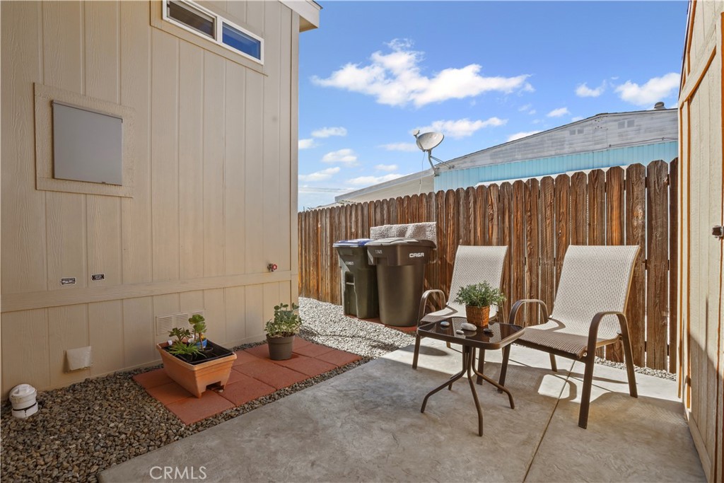 1700 South State Street, Unit 19 Hemet, CA 92543 - Photo 32 of 34 a room with furniture