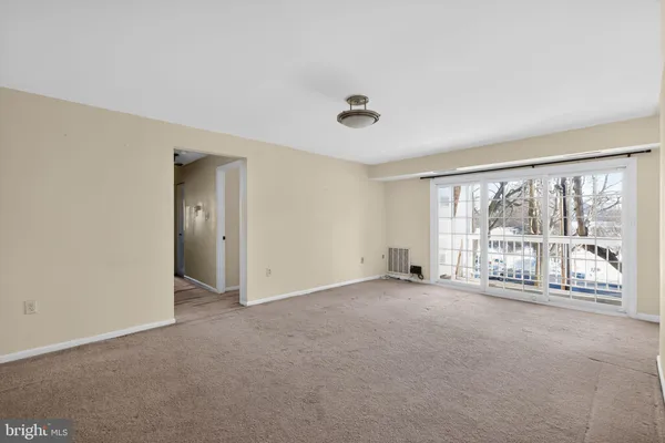 $1,900 | 1954 Kennedy Drive, Unit 102, McLean, VA 22102