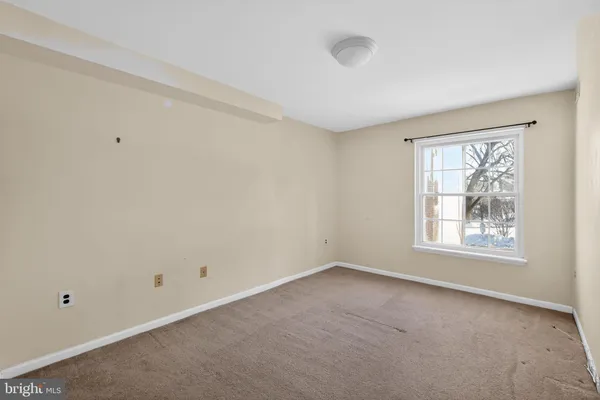 $1,900 | 1954 Kennedy Drive, Unit 102, McLean, VA 22102