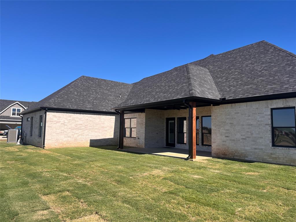 1404 Dixie Road Whitesboro, TX 76273 - Photo 7 of 37