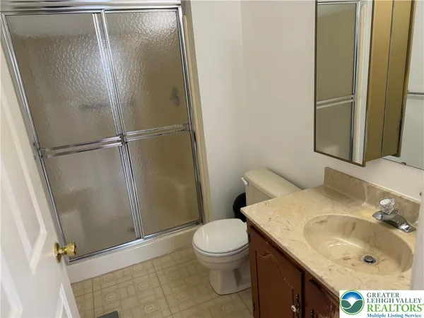 $339,900 | 1004 Briarwood Drive, Bethlehem, PA 18020