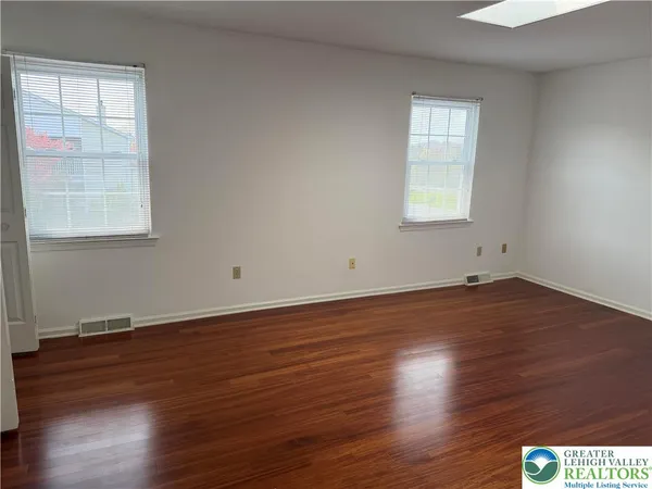 $339,900 | 1004 Briarwood Drive, Bethlehem, PA 18020