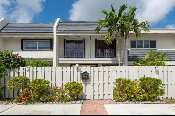 $3,650 | 8214 Southwest 81st Court, Unit 8214, Miami, FL 33143