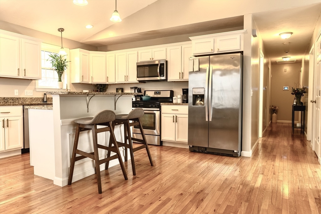 83 Malvern Road Worcester, MA 01610 - Photo 3 of 32 Gallery Image 3