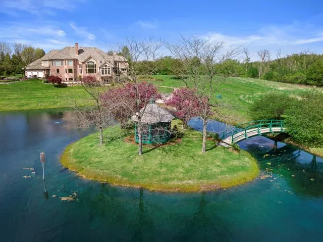 $2,349,999 | N84W36411 Riverwood Lane, Oconomowoc, WI 53066