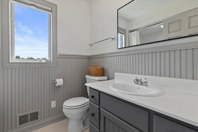 $2,349,999 | N84W36411 Riverwood Lane, Oconomowoc, WI 53066