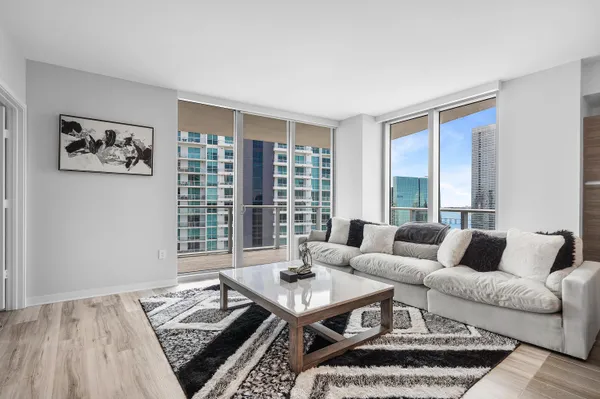 $6,750 | 1100 South Miami Avenue, Unit 3901, Miami, FL 33130