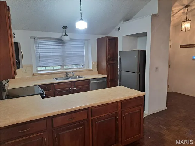 $2,250 | 13304 Wood Chapel Drive, St. Louis, MO 63141