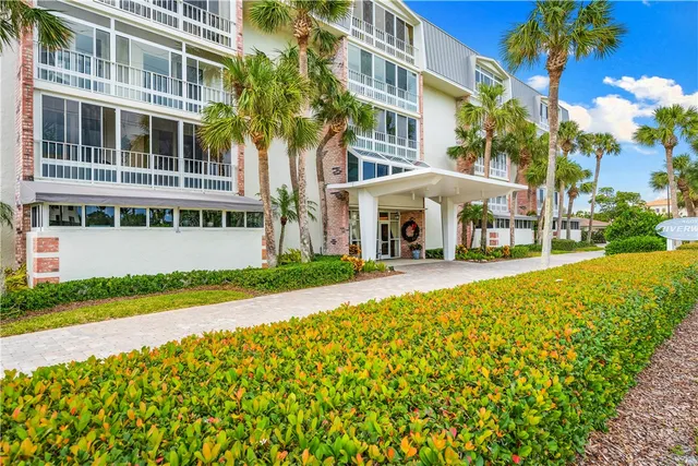 $375,000 | 4601 Highway A1a, Unit 102, Vero Beach, FL 32963