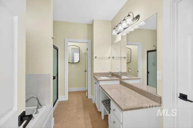 $575,000 | 815 Northwest Valley View Drive, Pullman, WA 99163