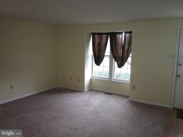 1200 Quaker Ridge Drive Arnold, MD 21012 - Photo 8 of 28 Living Room