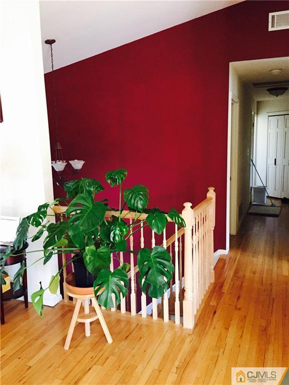 12 Wilk Road Edison, NJ 08837 - Photo 4 of 10 Gallery Image 4