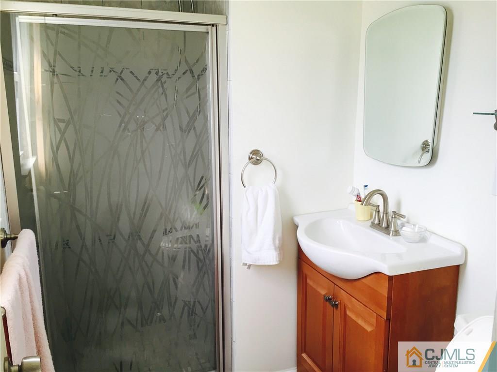 12 Wilk Road Edison, NJ 08837 - Photo 8 of 10 Gallery Image 8