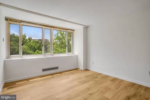 $699,000 | 4101 Cathedral Avenue Northwest, Unit 1104, Washington, DC 20016