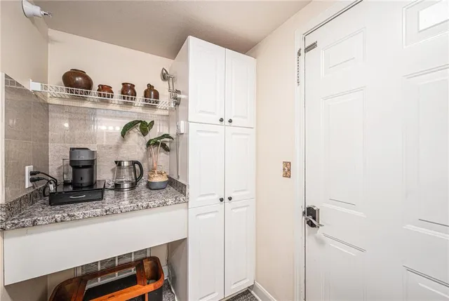 $329,500 | 11613 Tomahawk Creek Parkway, Unit E, Leawood, KS 66211