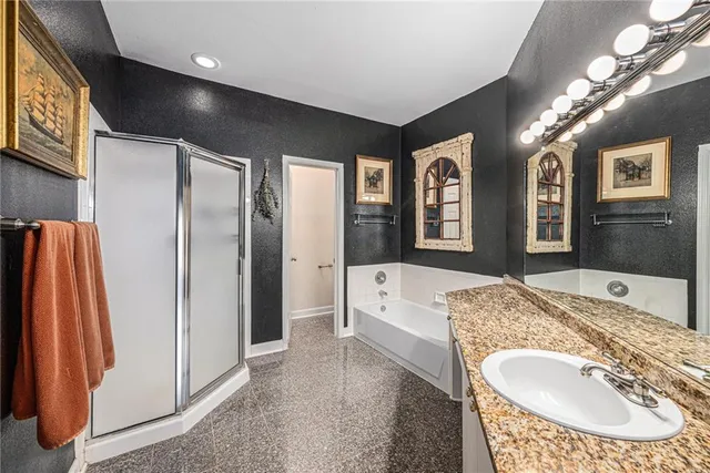 $329,500 | 11613 Tomahawk Creek Parkway, Unit E, Leawood, KS 66211