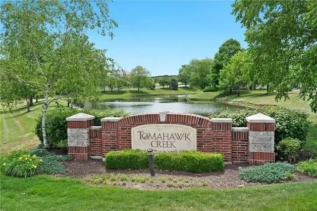 $329,500 | 11613 Tomahawk Creek Parkway, Unit E, Leawood, KS 66211