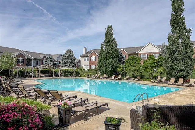 $329,500 | 11613 Tomahawk Creek Parkway, Unit E, Leawood, KS 66211