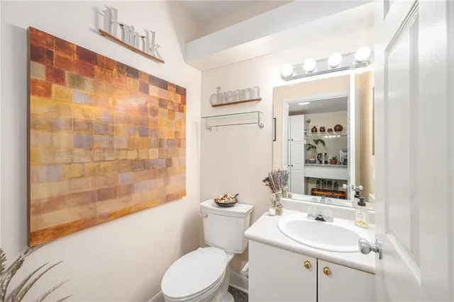 $329,600 | 11613 Tomahawk Creek Parkway, Unit E, Leawood, KS 66211