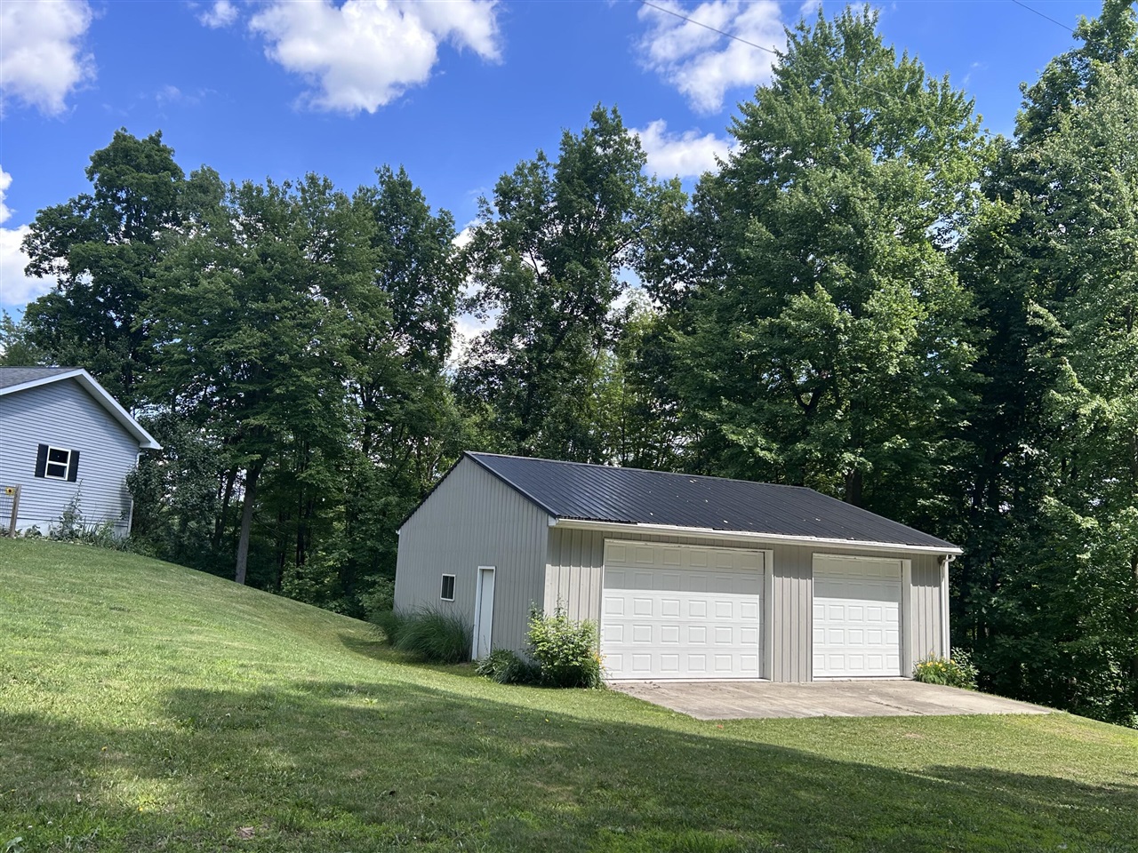 6670 Tower Lake Road Northeast Belding, MI 48809 - Photo 4 of 60